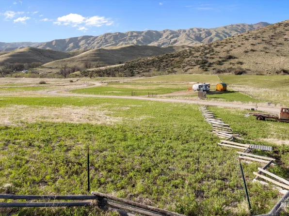 10 Family Pl, Horseshoe Bend, ID 83629