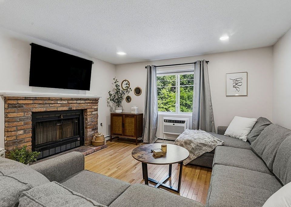 1st image of 10 Erick Rd APT 42