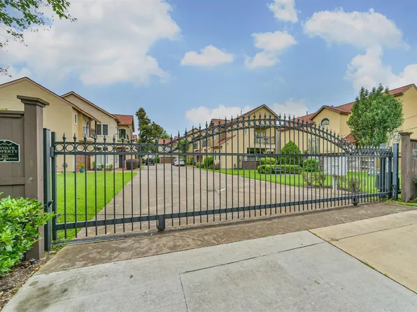 11025 Robin Hood Ct, Houston, TX 77043
