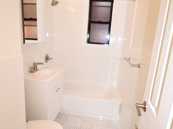 5th image of 4140 Denman St APT 3F