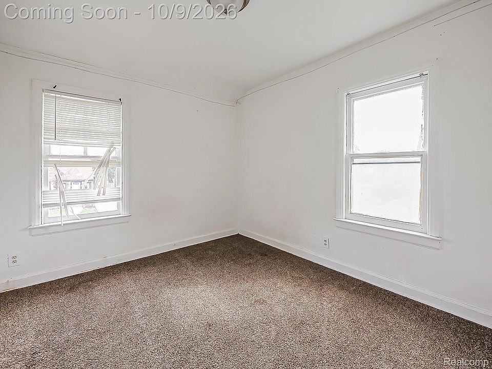 10th image of 15411 Mansfield St