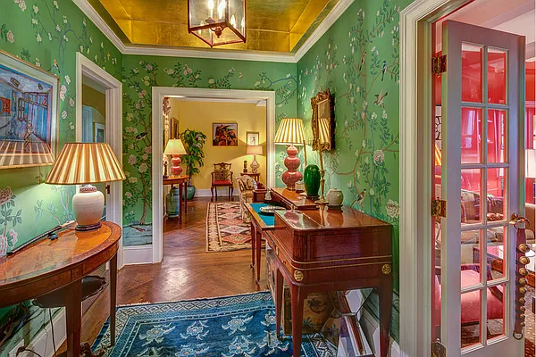 Sold by Stribling | media 18