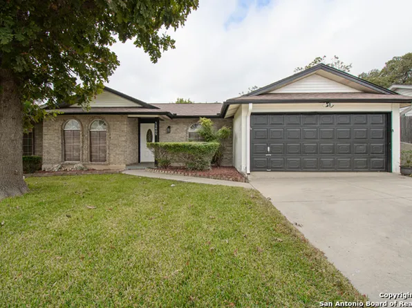 12605 Moss Holw, San Antonio, TX 78233