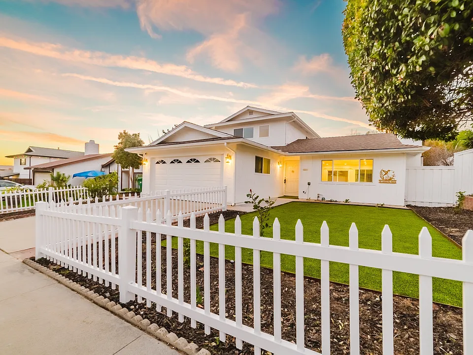 3163 Camarillo Ave