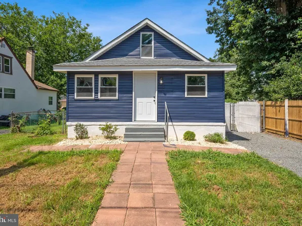 825 Woodland Ave, Glendora, NJ 08029