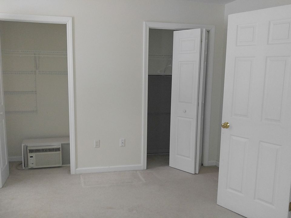 Second Floor Bedroom with 2 