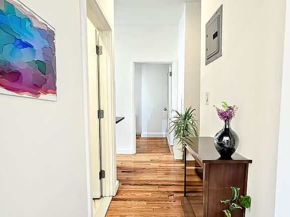 5th image of 218 Thompson St APT 31