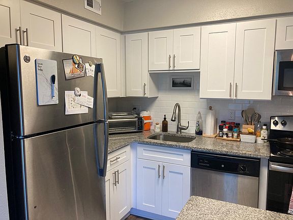 5th image of 512 Treetop Dr #301