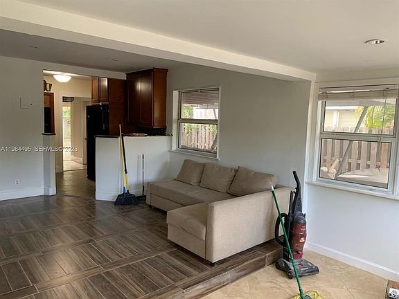5th image of 1511 SW 4th Ave #A