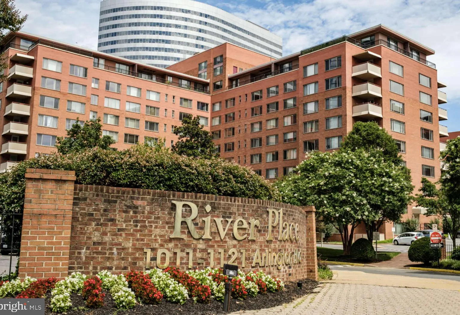 River Place West — Photo 1