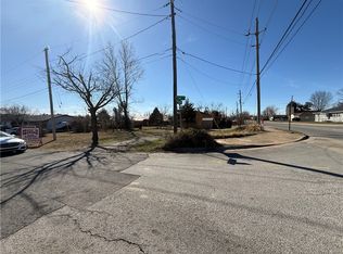 W Olive St #3, Rogers, AR 72756