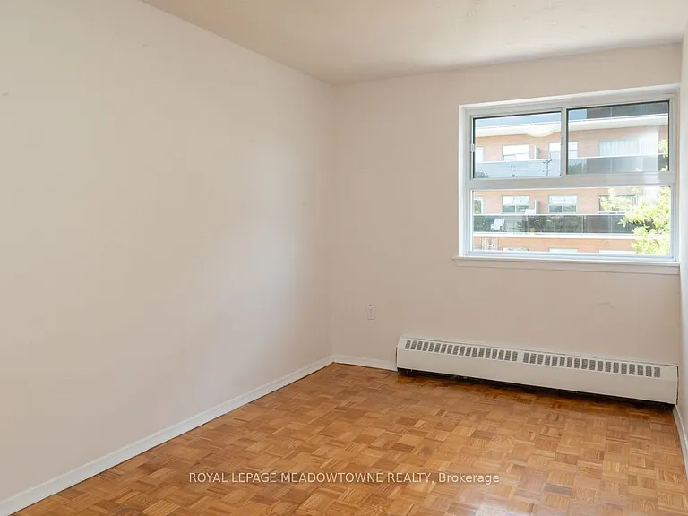 1017 Seneca Ave #408 — Photo 18