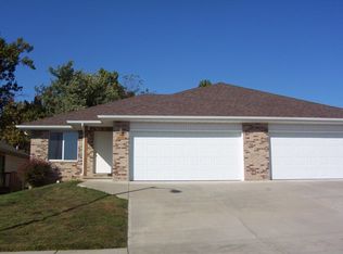 3725 W Brook Ct, Springfield, MO 65807