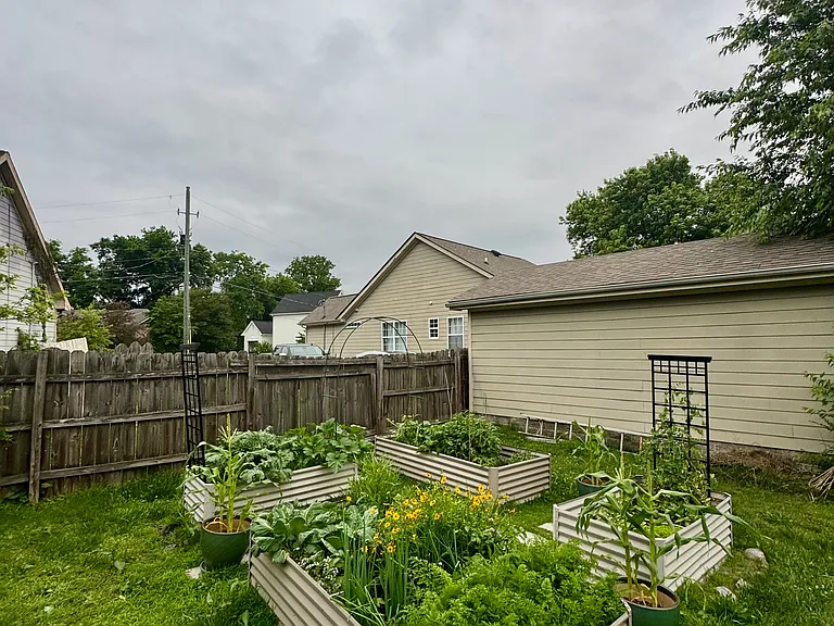 816 Crescent Hill Rd — Photo 16