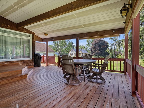 3rd image of 111 Adrian Ln