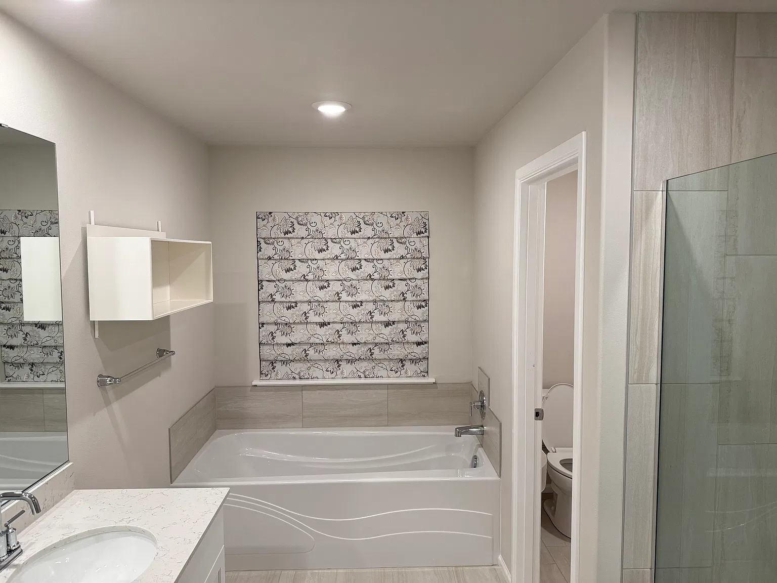 5 bed, 3.5 bath, 3343 sqft, $4,400 — Photo 1