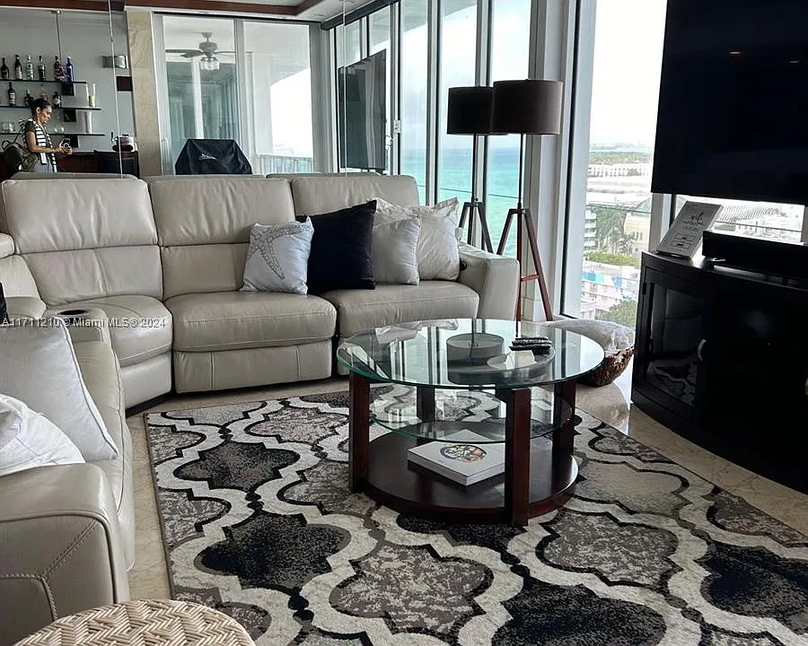 100 Lincoln Rd #Penthouse 7