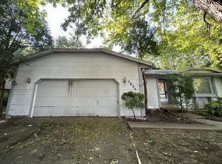 7855 Polaris Ln N, Maple Grove, MN 55311