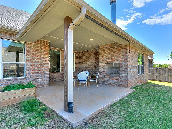 3rd image of 1817 Verdot Cir