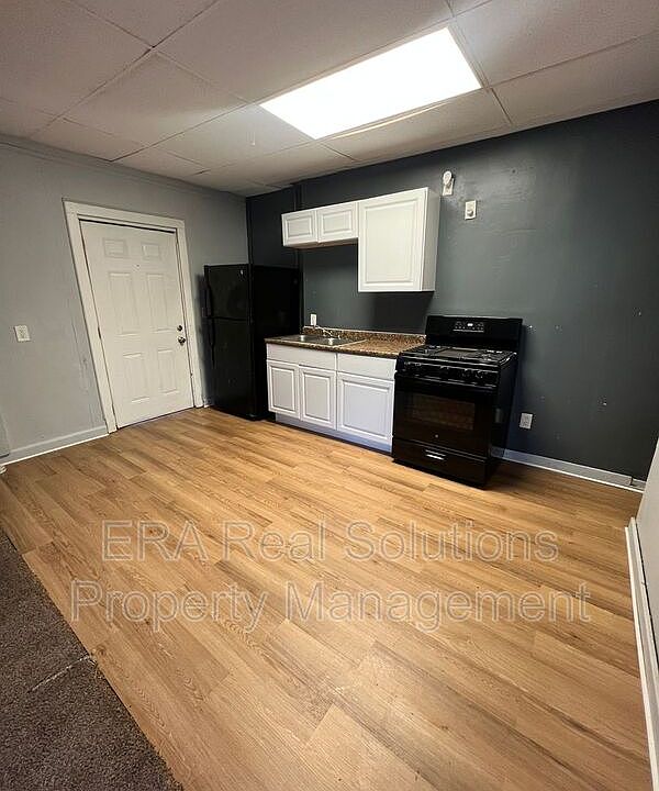 1st image of 723 Sycamore St APT 1