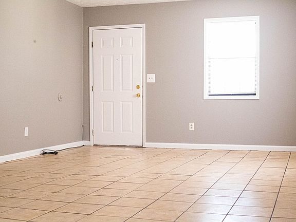3rd image of 1036 Green Valley Dr NW
