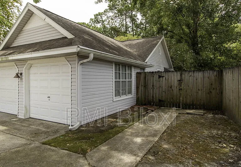 776 Whitney Dr — Photo 22