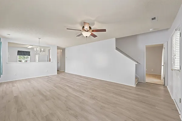 914 Bur Oak Ct — Photo 11