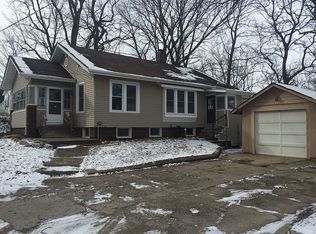 23 W Jackson Ave, Charleston, IL 61920