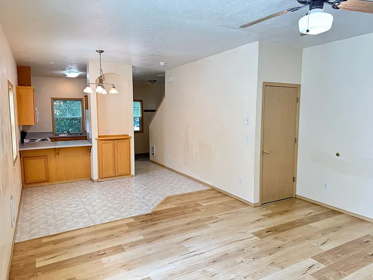 1547 Lincoln St — Photo 6