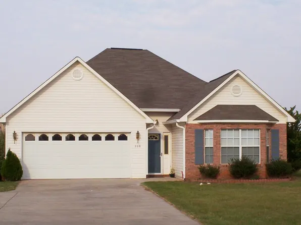 308 Peach Blossom Rd, Bonaire, GA 31005