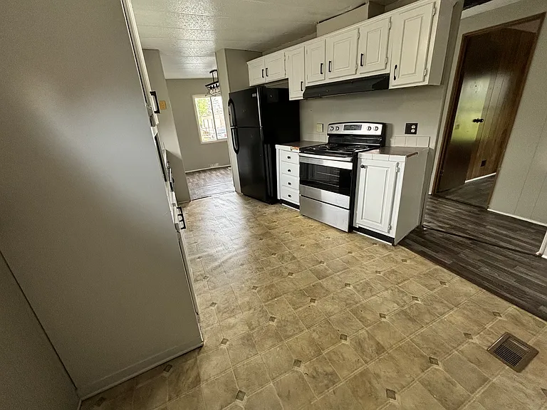 136 Jodi St — Photo 6