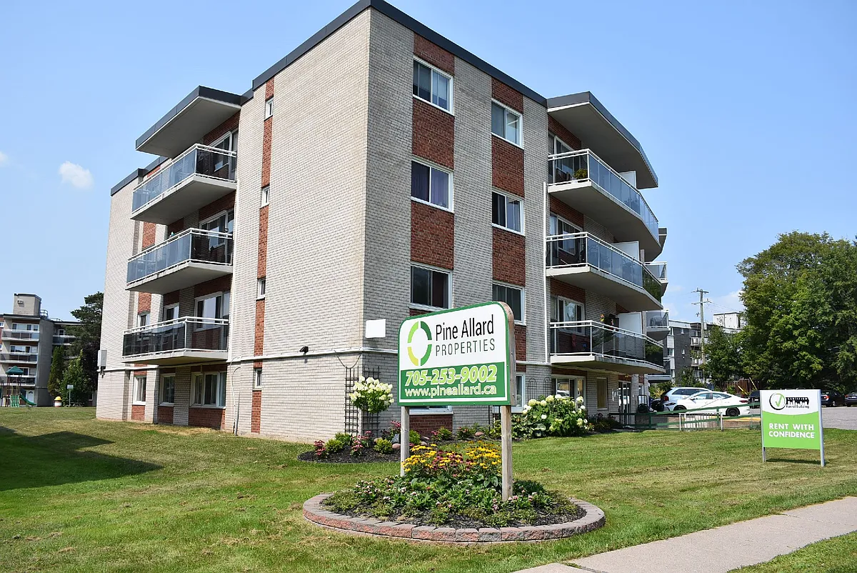 Building Photo - 751 Pine St #109