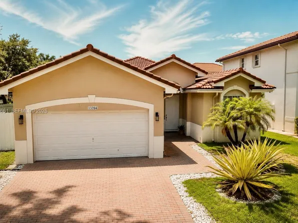 13704 SW 31st St, Hollywood, FL 33027
