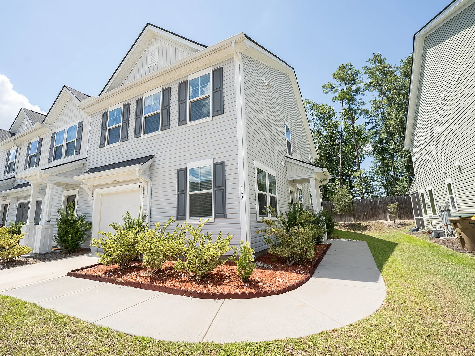 3 bed, 2.5 bath, 1654 sqft, $1,700 — Photo 4