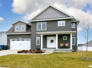 6423 Lillie Ave, Davenport, IA 52806