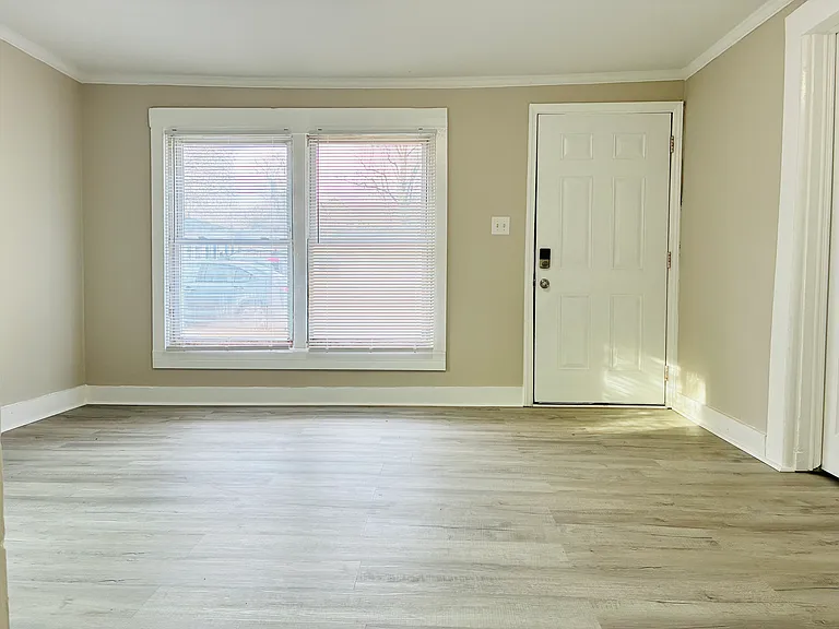 1409 Ware Ave — Photo 3