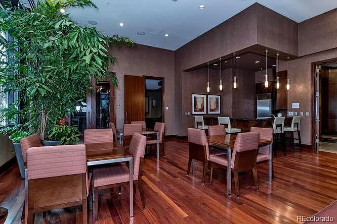 1 bed, 940 sqft, $2,350 — Photo 4