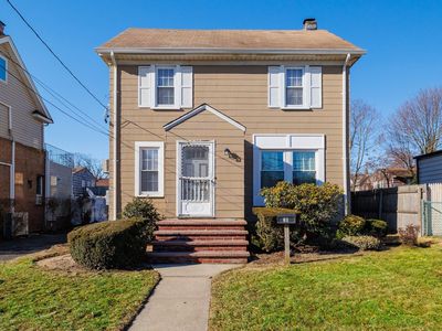 31 Pennsylvania Avenue, Freeport, NY, 11520