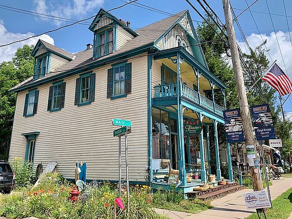 Building situated on Main St