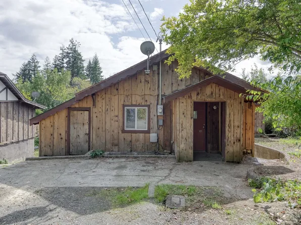 541 E 6th St, Coquille, OR 97423