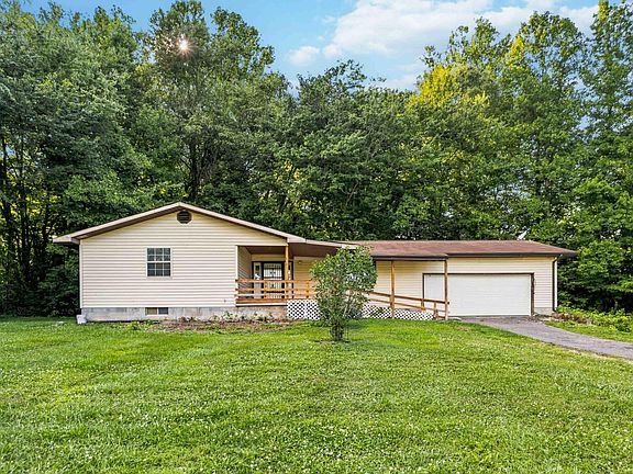 2nd image of 3572 Echo Valley Rd
