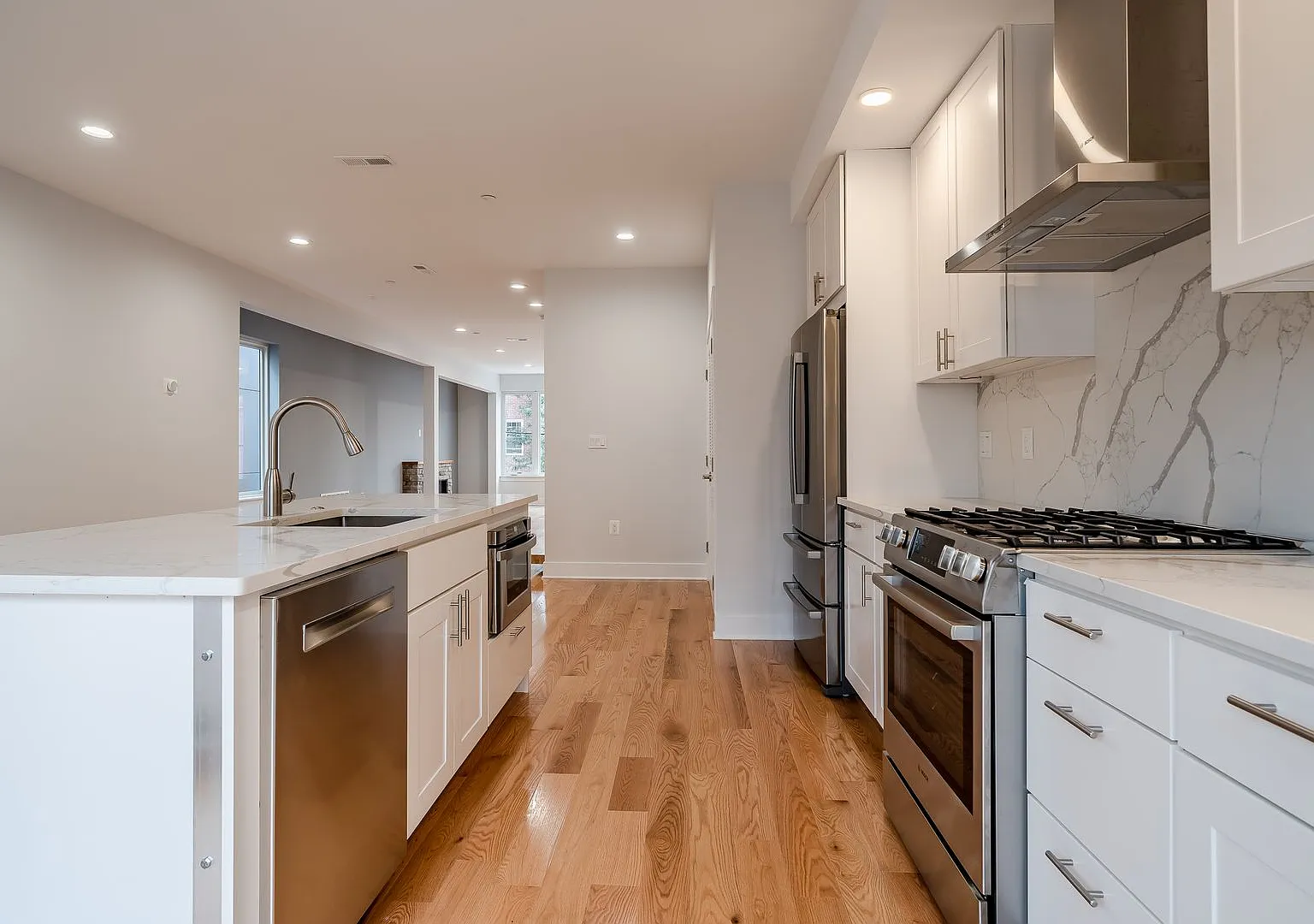 237 Tasker St — Photo 4