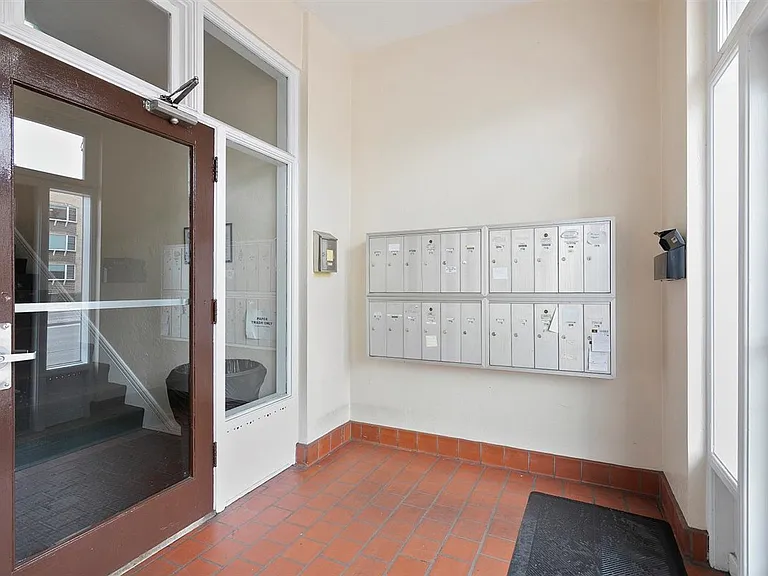 1160 Colorado Blvd #23 — Photo 6
