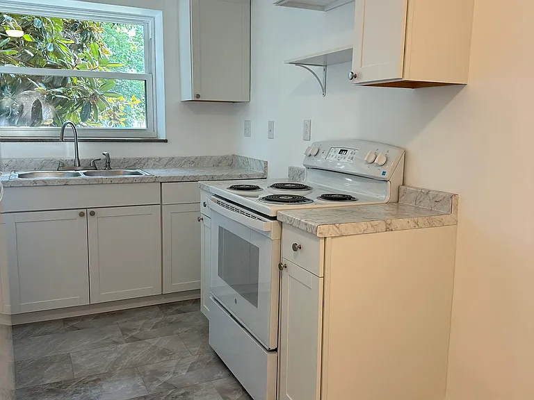 400 Swarthmore Ave #2 — Photo 3