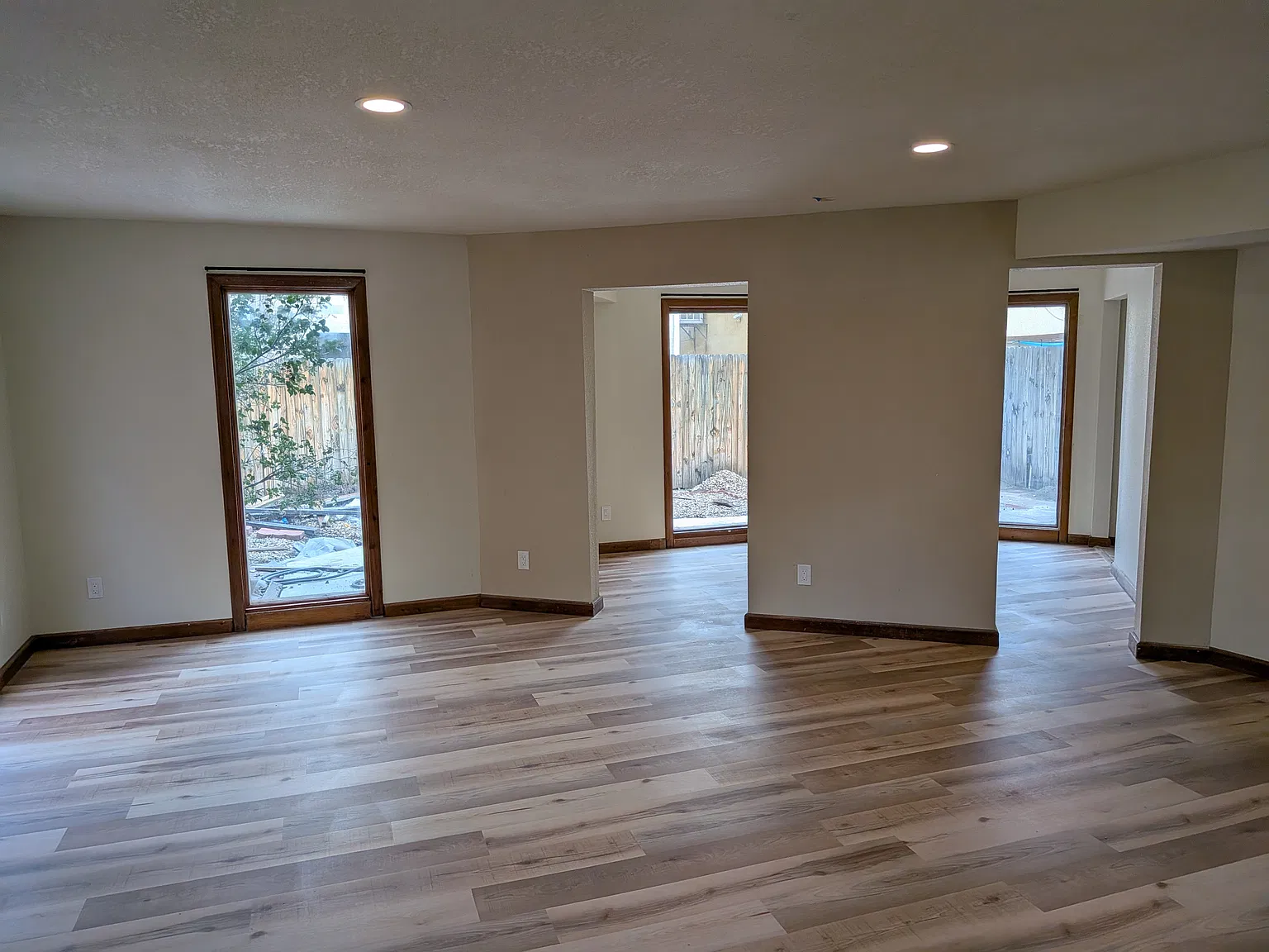 3 bed, 2.5 bath, 2549 sqft, $2,000 — Photo 4