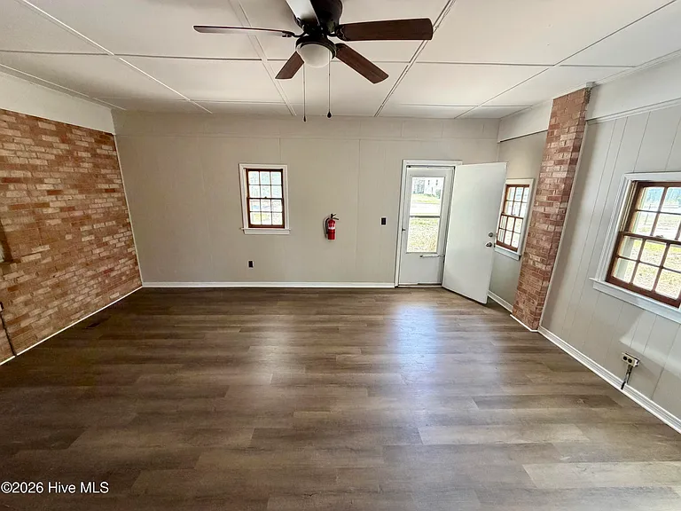 27 Vermont Ave — Photo 27