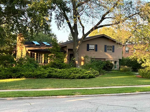 1207 Wayne St S, South Bend, IN 46615