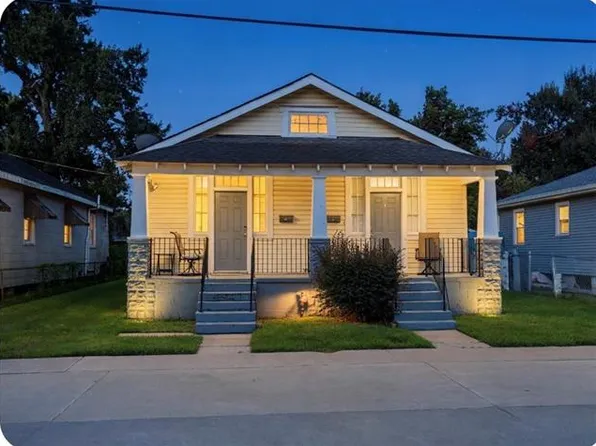 516 Chalmette St, Harvey, LA 70058