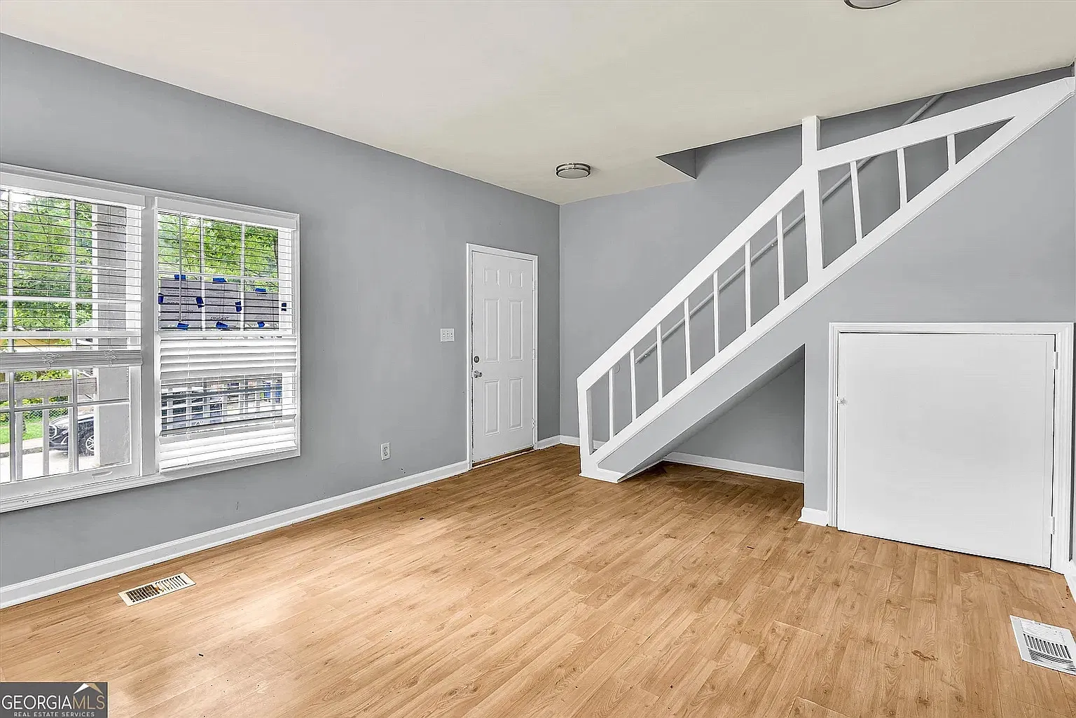 3 bed, 1240 sqft, $1,975 — Photo 4
