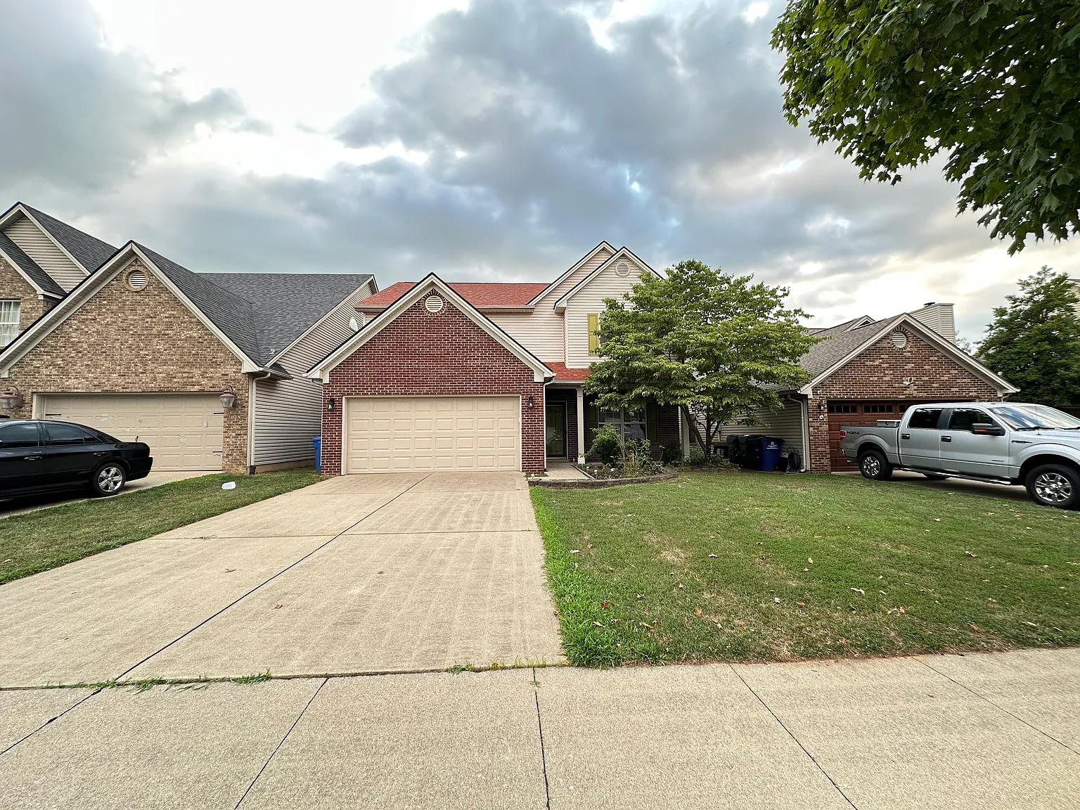 3 bed, 2201 sqft, $2,450 — Photo 3